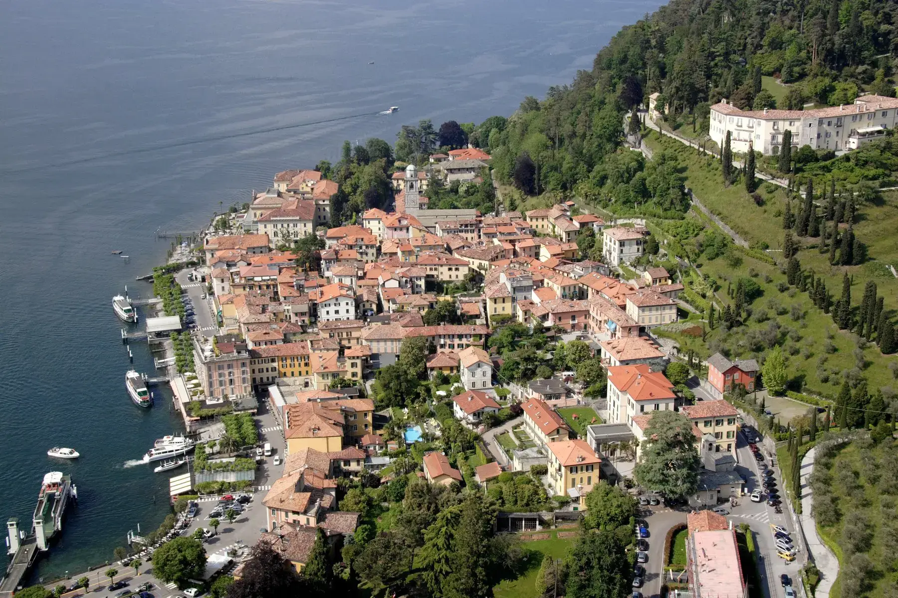 Veduta aerea del Centro di Bellagio con Villa Serbelloni